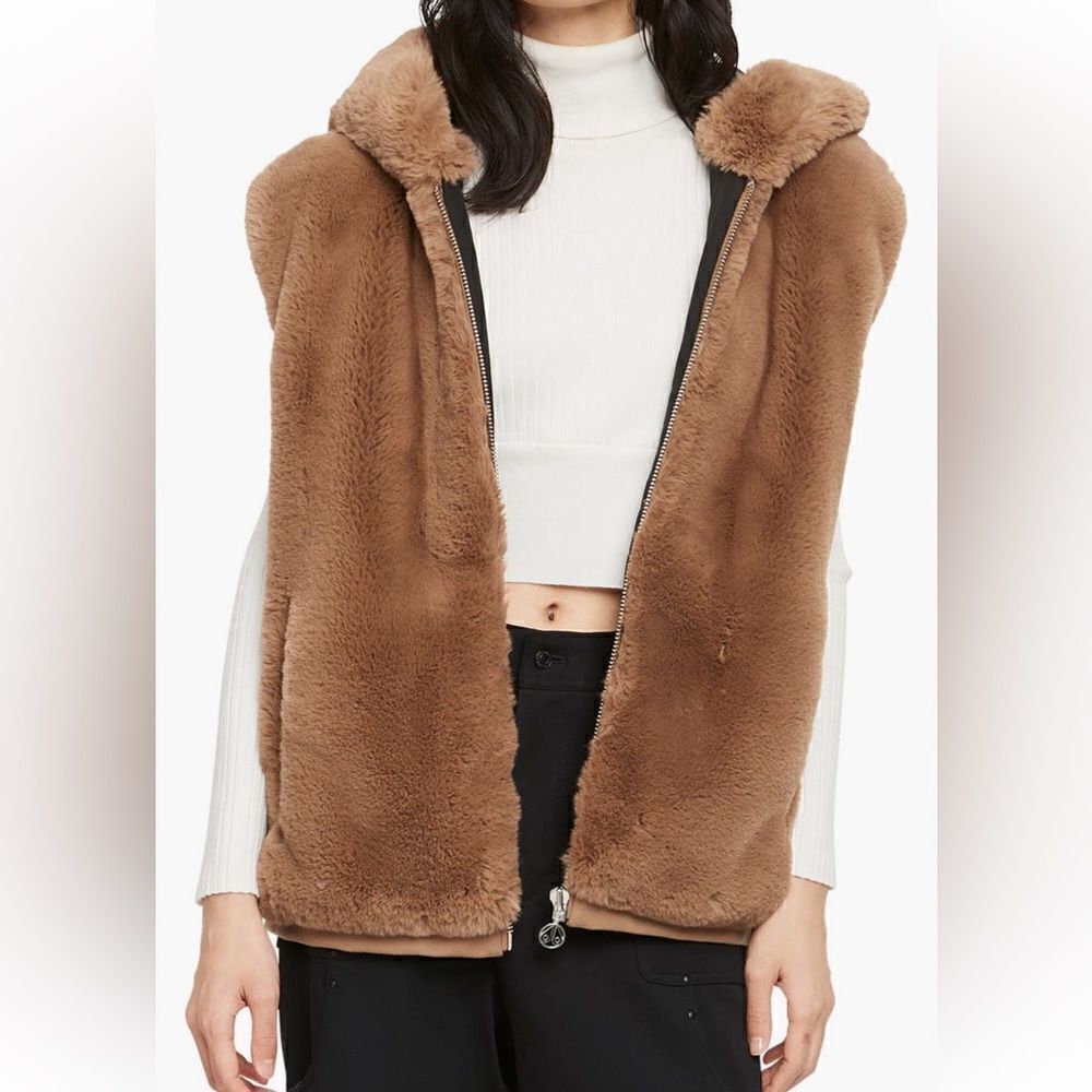 Moose Knuckles Women’s State Bunny Hooded Faux Fur Vest Size Xl, Nwt